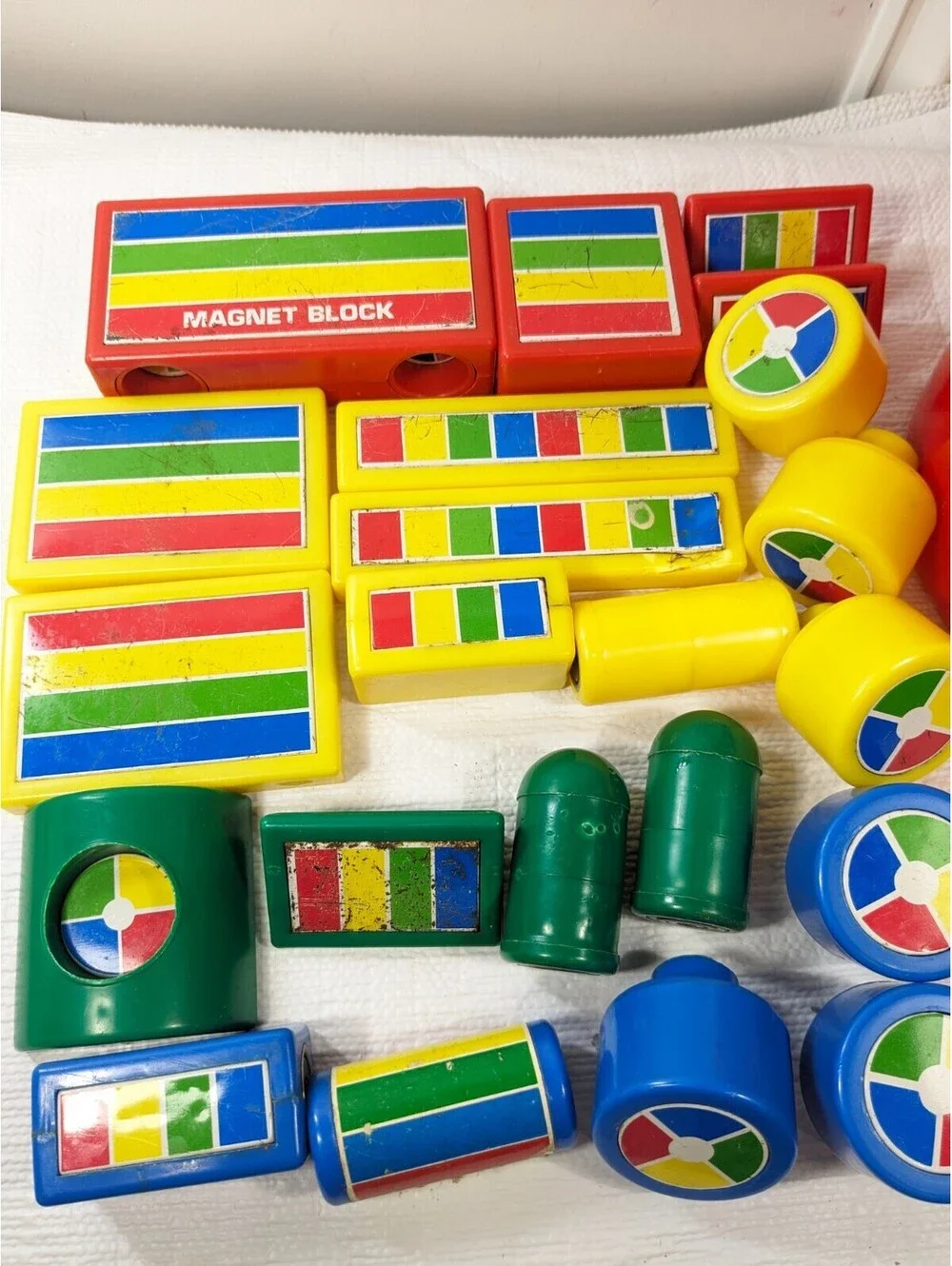 Vintage Hilco Bucket set 22 Magnet Blocks magnetic building toy rainbow primary